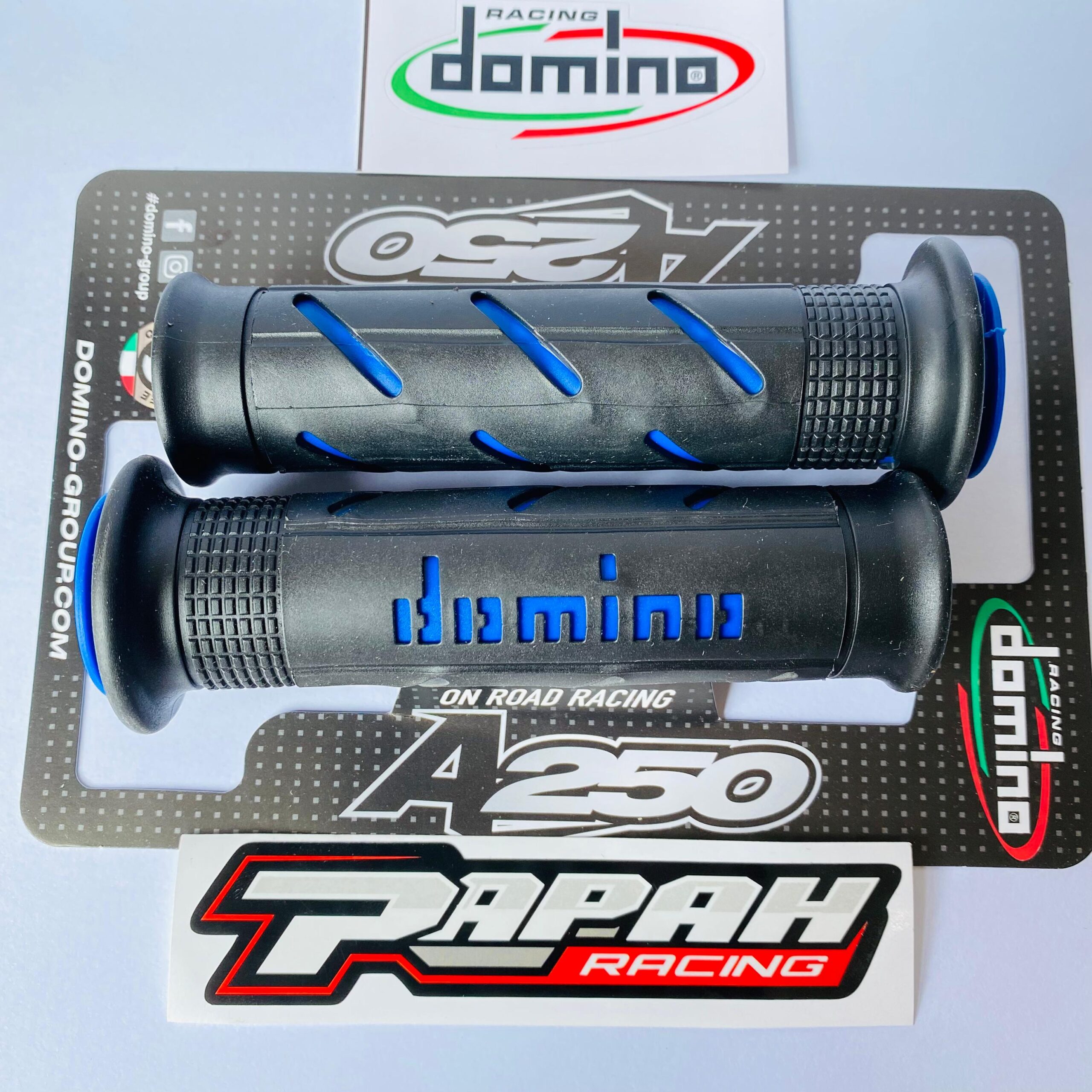 HANDGRIP GRIP DOMINO SUPER SOFT BLACK BLUE - Gambar 2