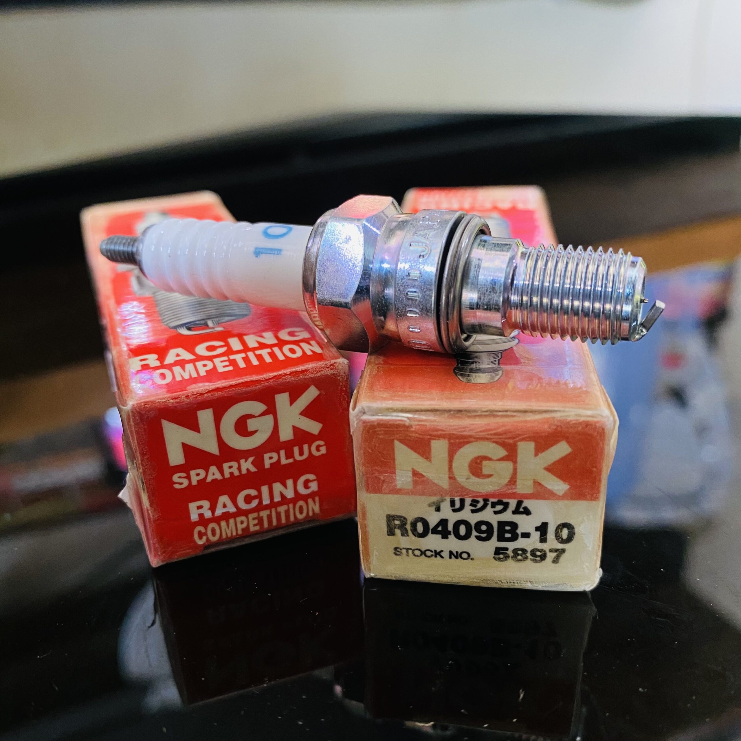BUSI NGK RACING R0409B-10 CBR 1000 RR - Gambar 2